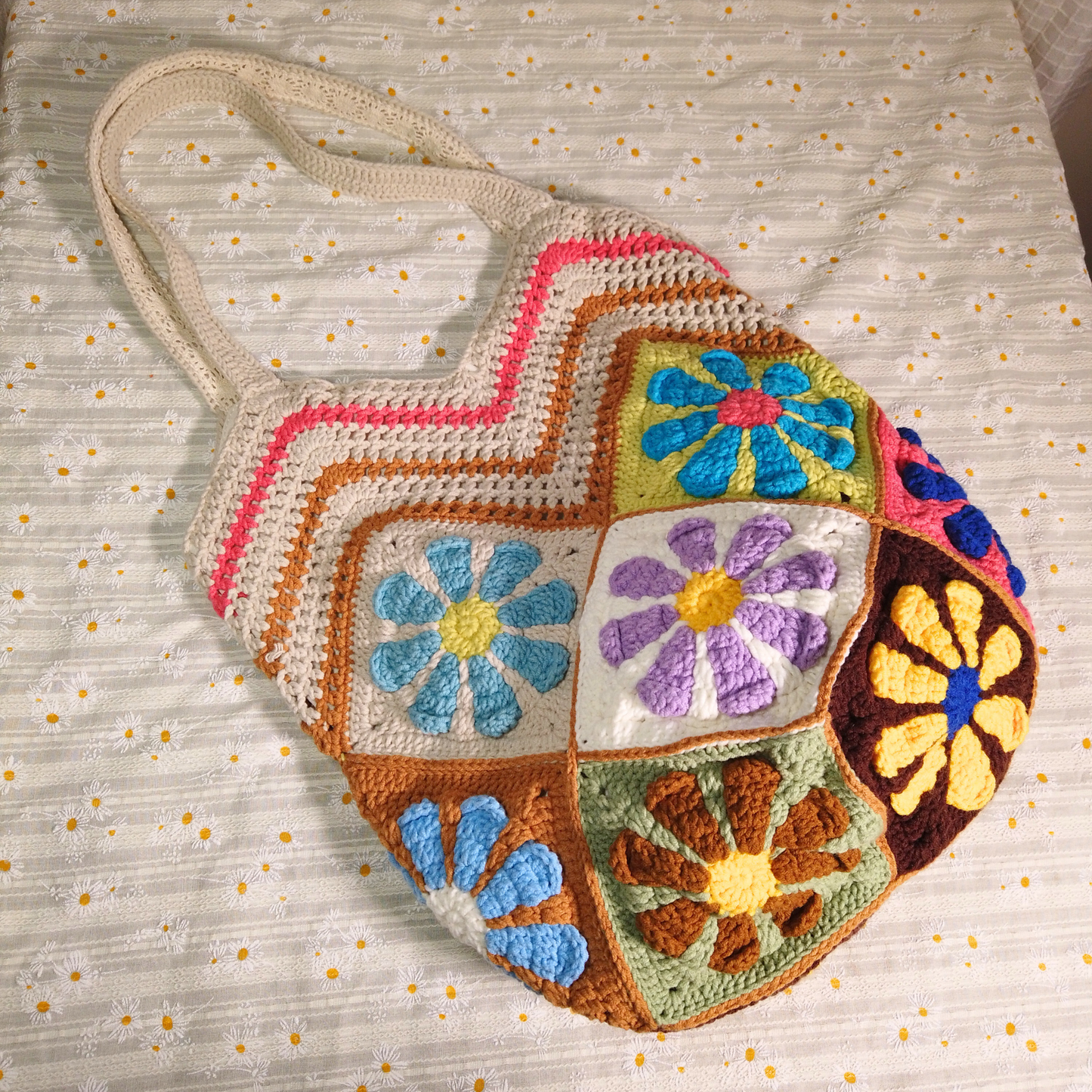 Daisy Patchwork 12 Patches Crochet Bag - Cool Mix