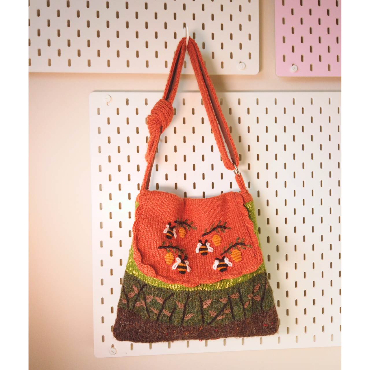 Honey Bee Knitted Crossbody Bag