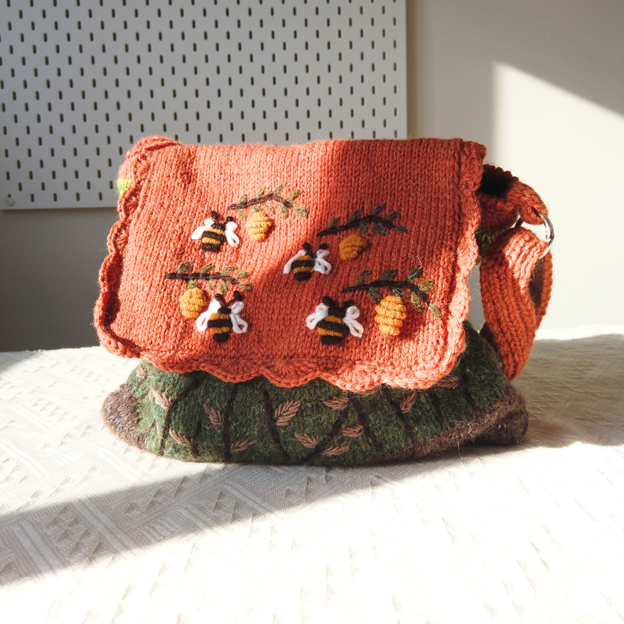 Honey Bee Knitted Crossbody Bag