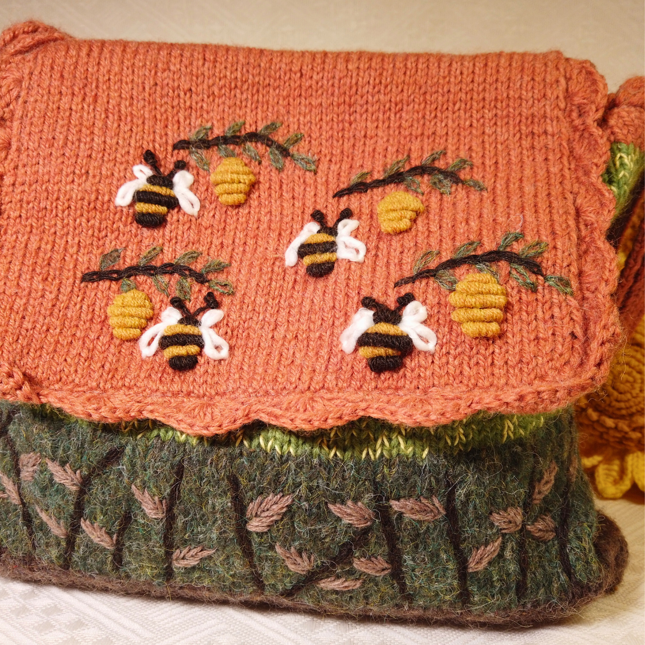 Honey Bee Knitted Crossbody Bag