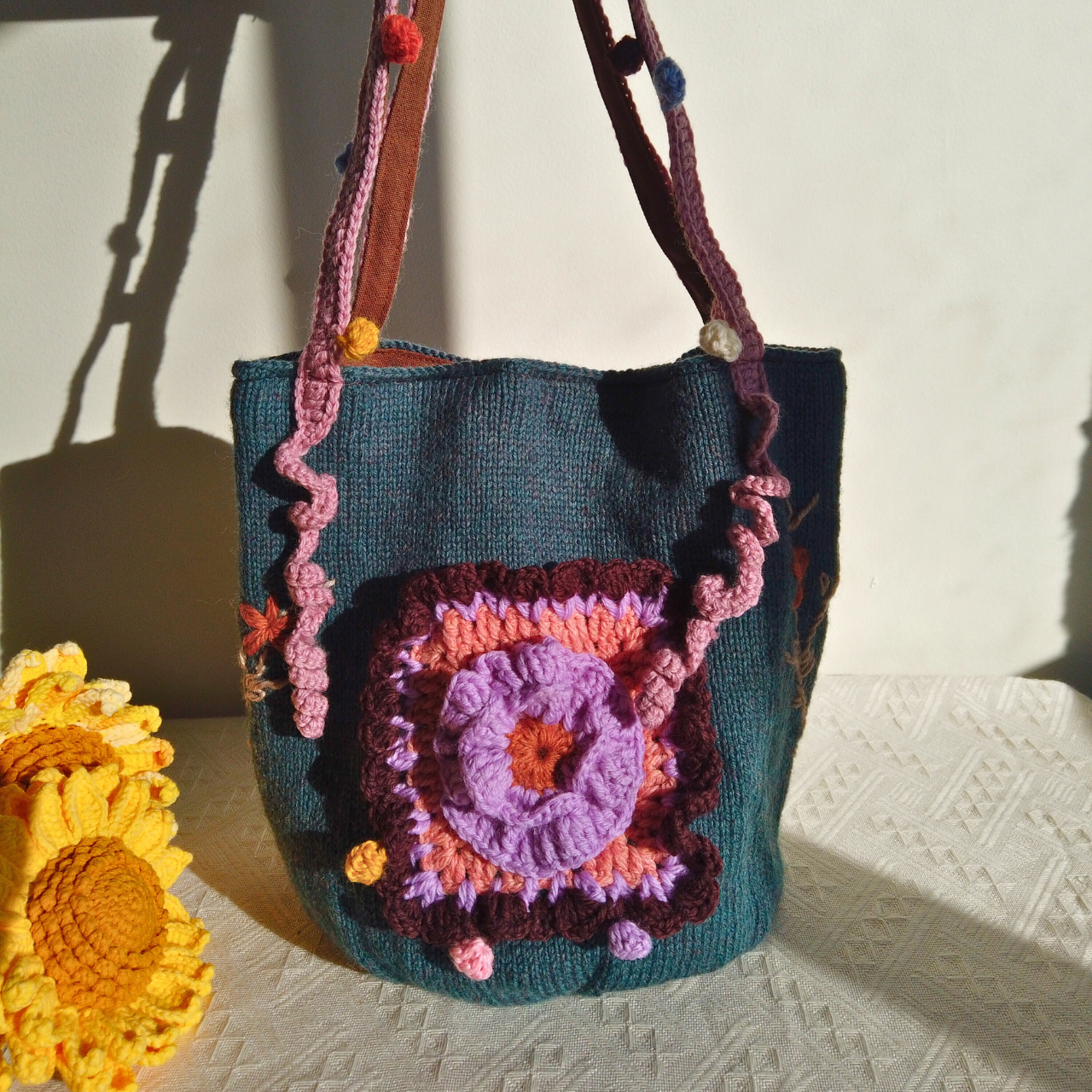 Willow Hand-Knitted Embroidered Bucket Bag - Blue
