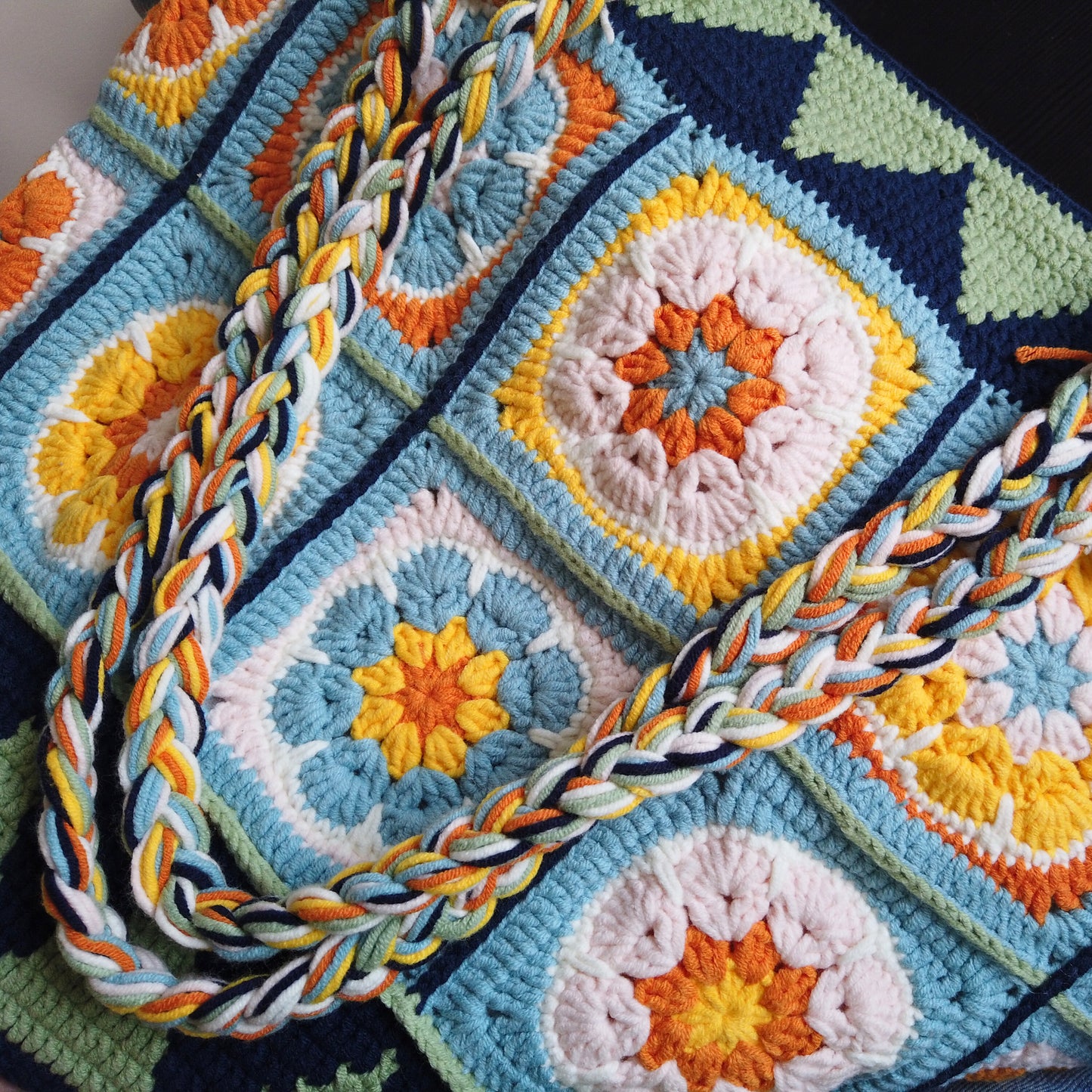 Boho Crochet Tote Bag – 16 Patchwork Flowers
