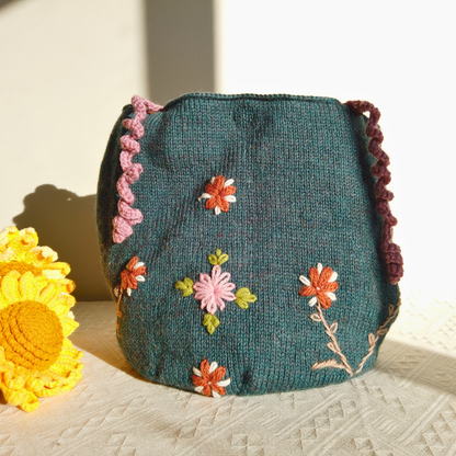 Willow Hand-Knitted Embroidered Bucket Bag - Blue