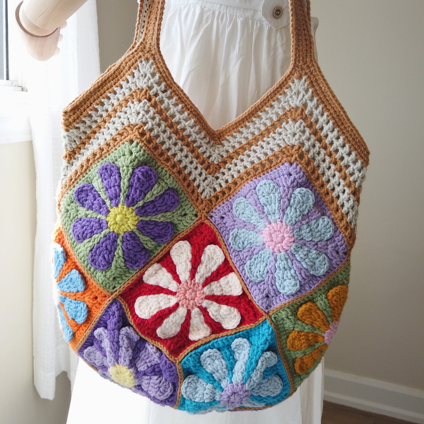 Daisy Patchwork 12 Patches Crochet Tote Bag