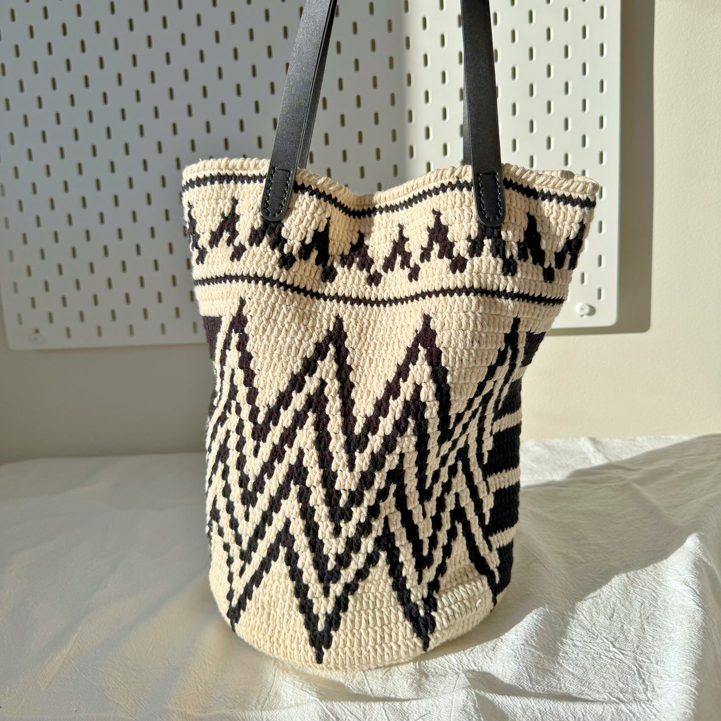 Midnight Echo - The Black & Ivory Geo Tote