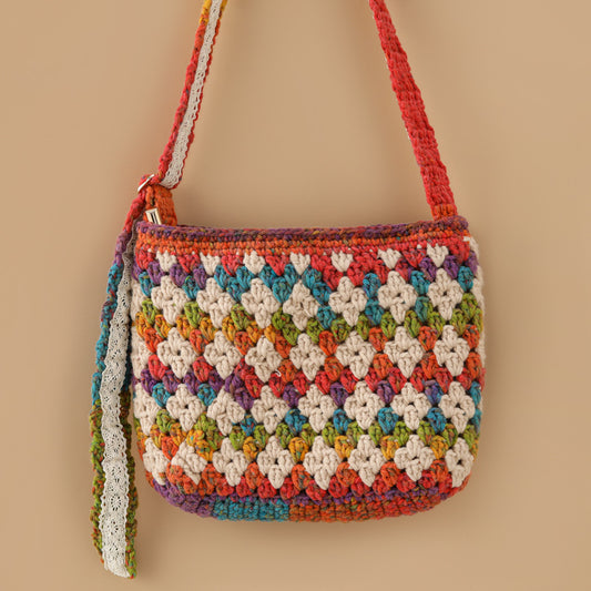 Diamond lattice crochet bag
