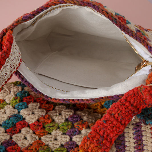 Diamond lattice crochet bag