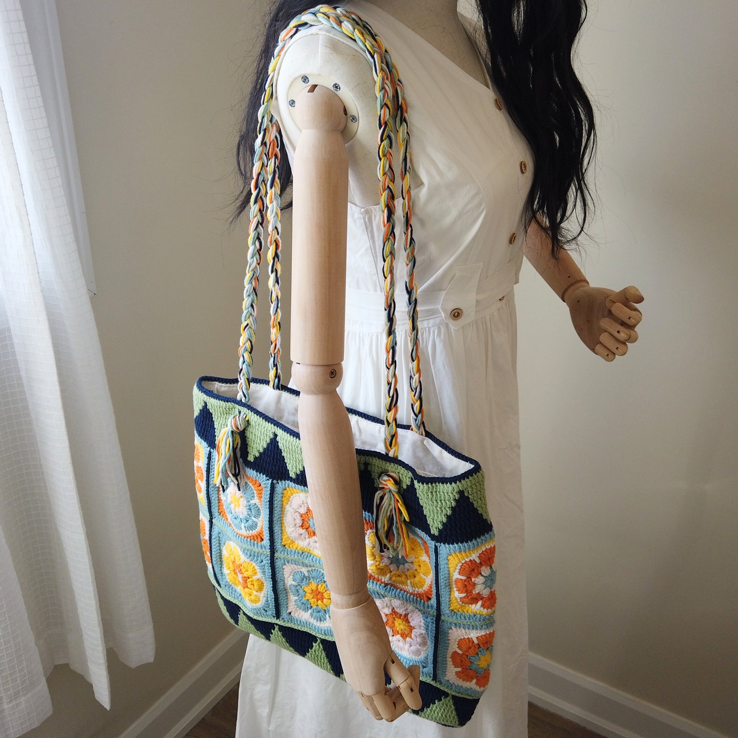 Boho Crochet Tote Bag – 16 Patchwork Flowers