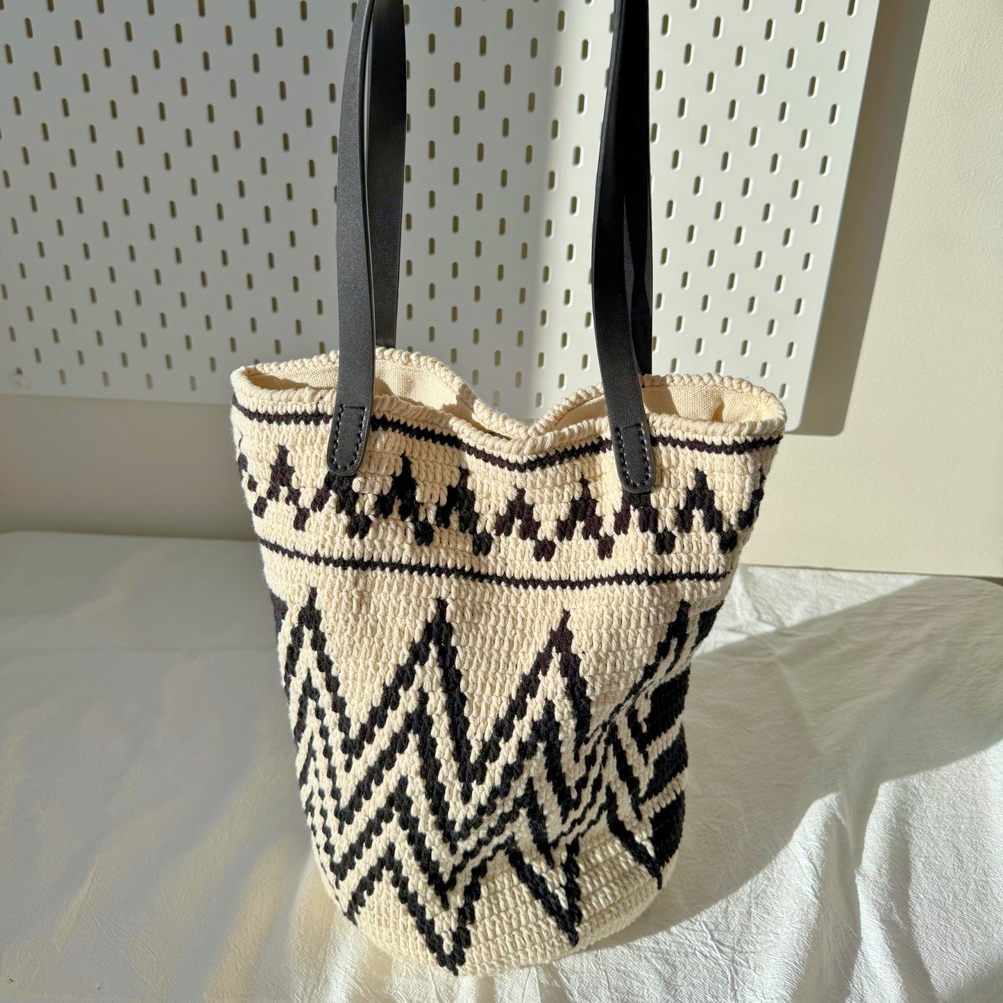 Midnight Echo - The Black & Ivory Geo Tote